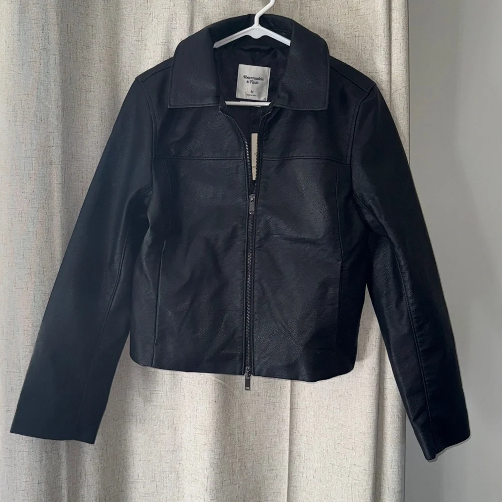 NWT Abercrombie Slim Zip Vegan Leather Jacket - Picture 5 of 7